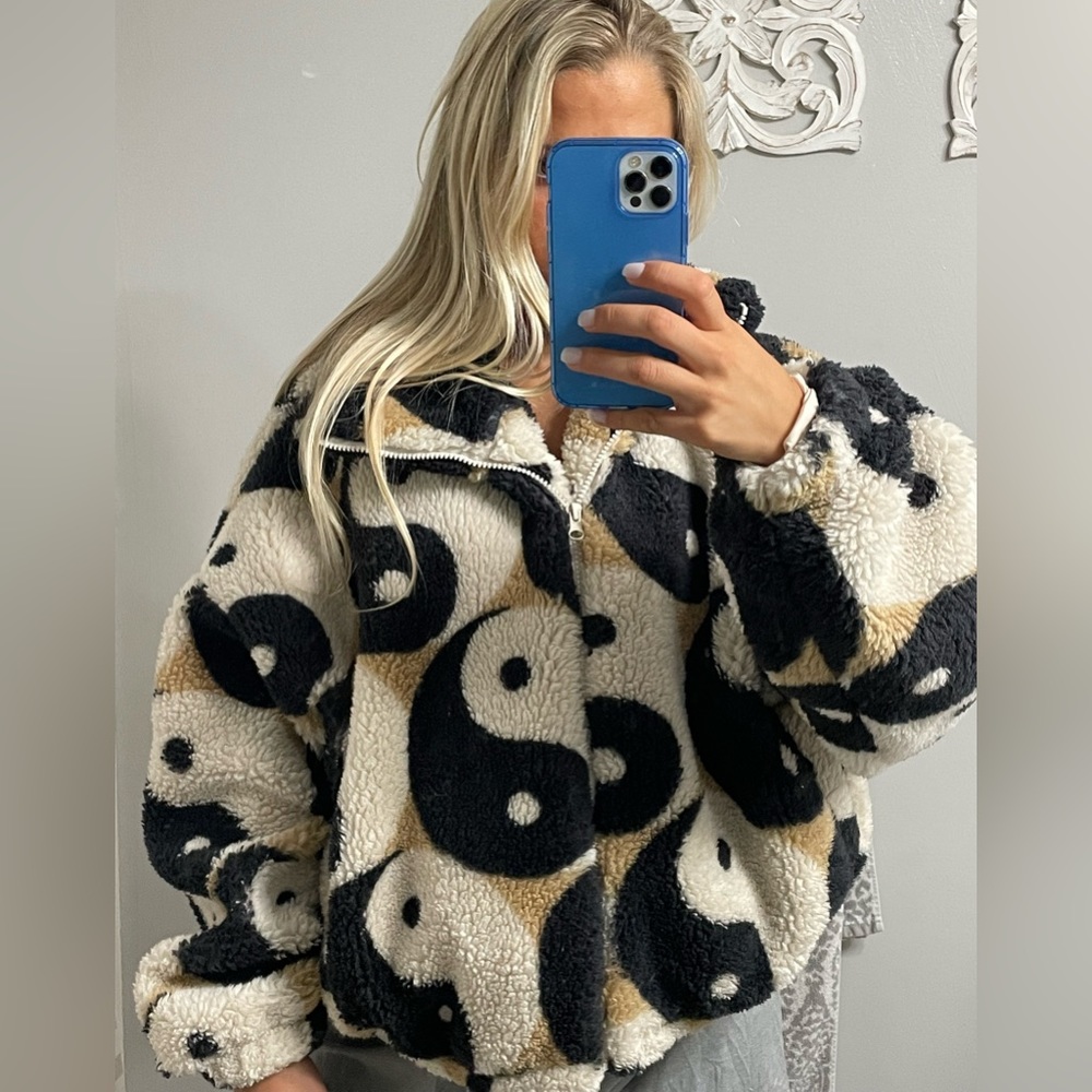 Urban Outfitters Yin Yang Sherpa